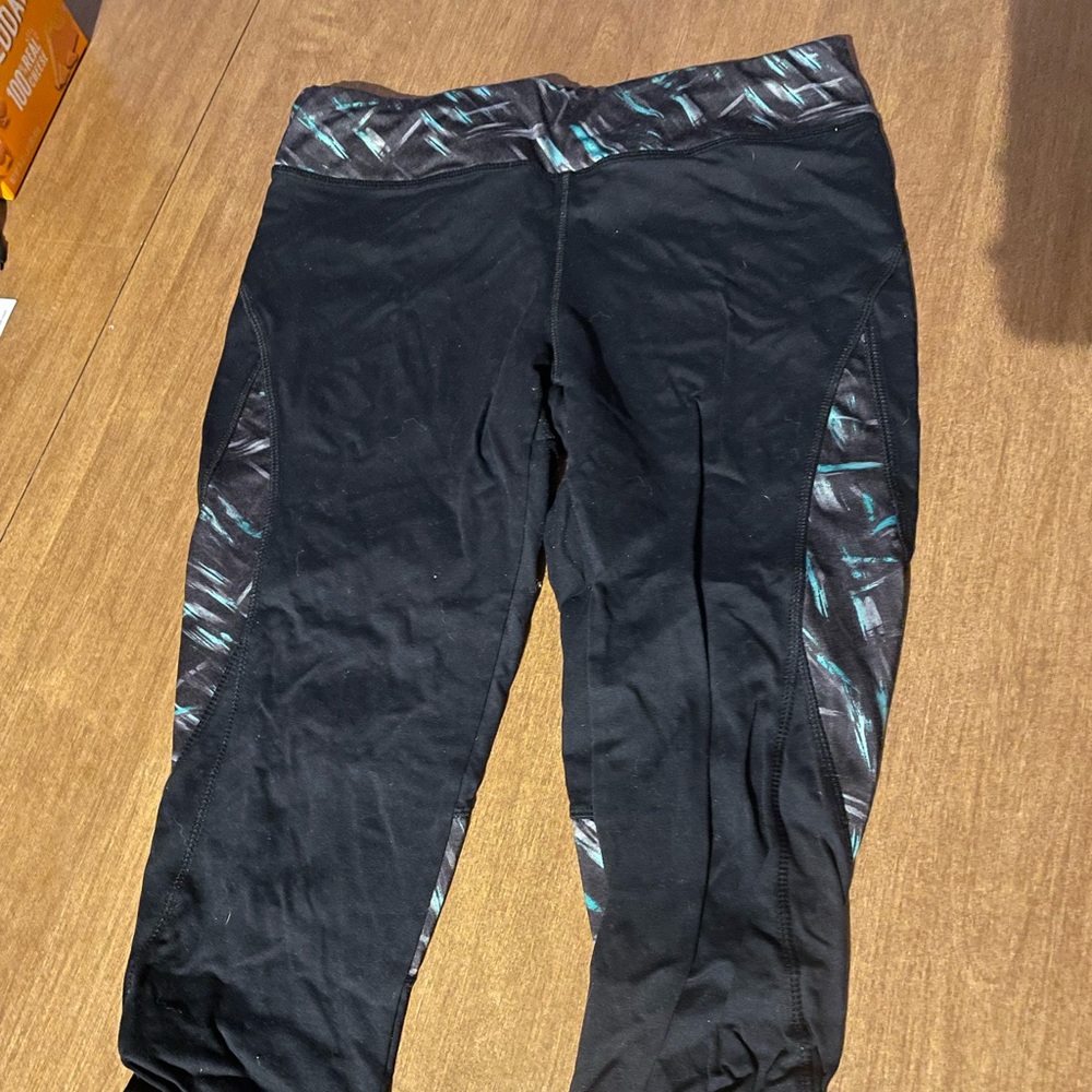 Capri leggings workout attire